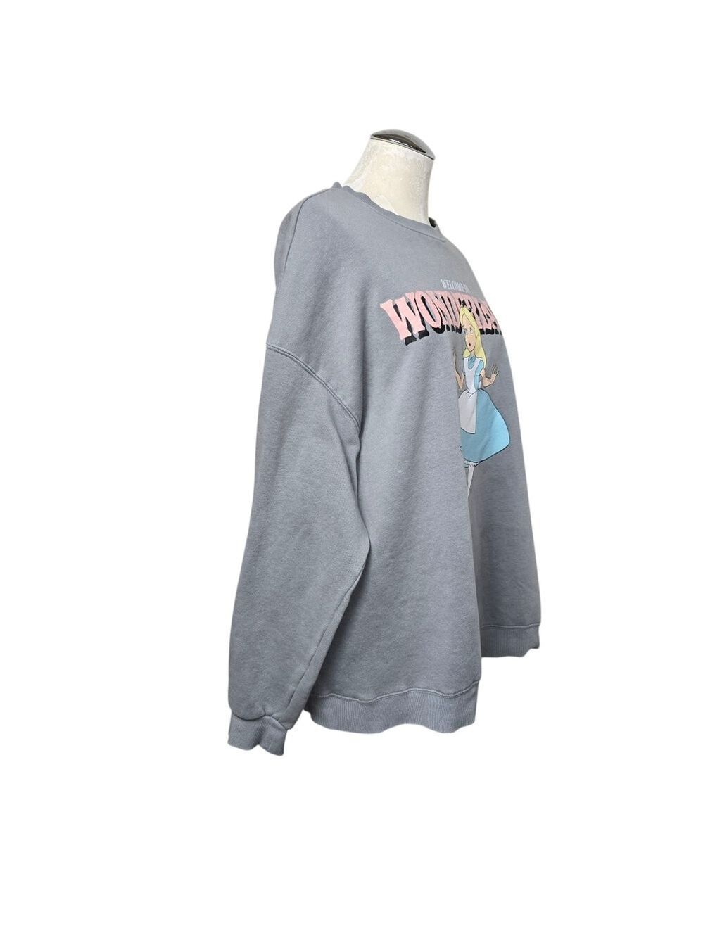 Divided H&M X Disney Welcome To Wonderland Alice In Wonderland Graphic Sweater - Picture 4 of 8